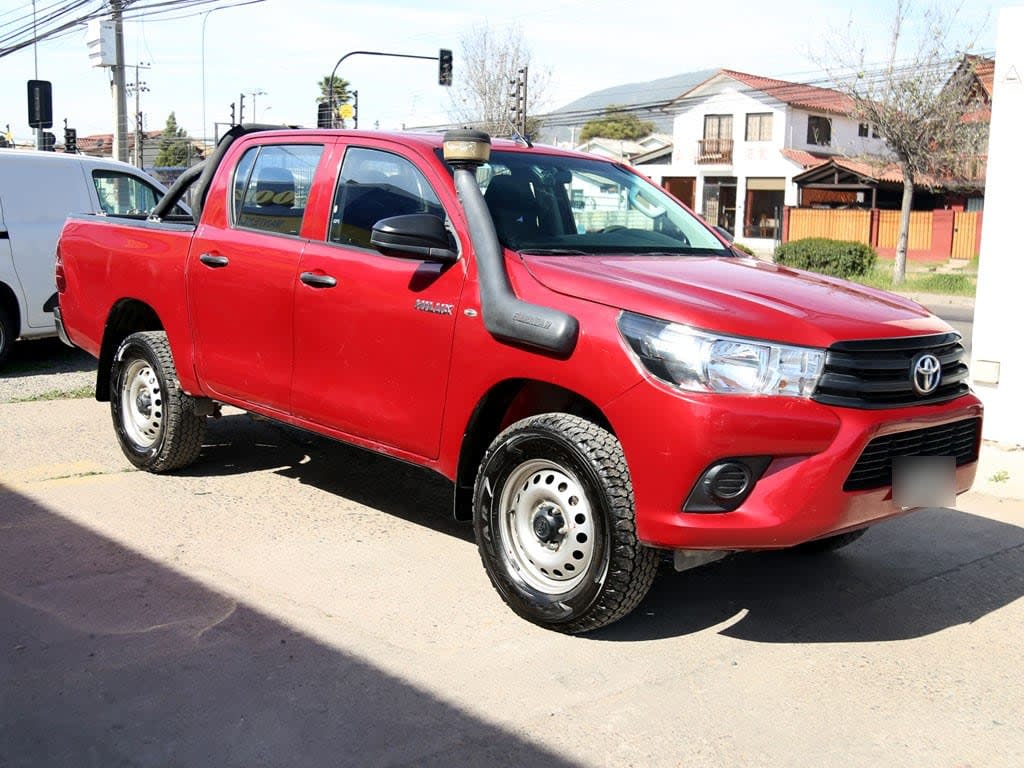 Toyota Hilux Dcab Mt 4x4 2.4 año 2024