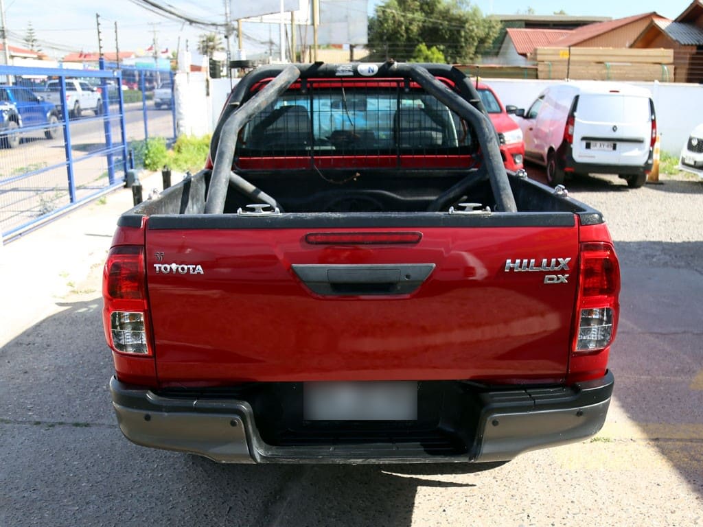 Toyota Hilux Dcab Mt 4x4 2.4 año 2024