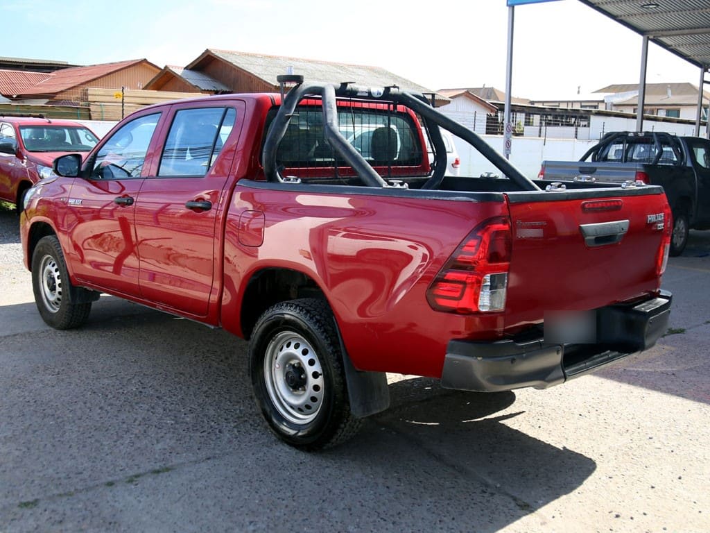 Toyota Hilux Dcab Mt 4x4 2.4 año 2024