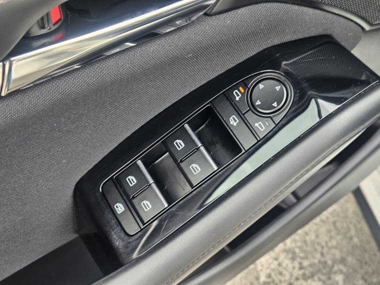 Mazda 3 2.0 Sport Core At año 2024