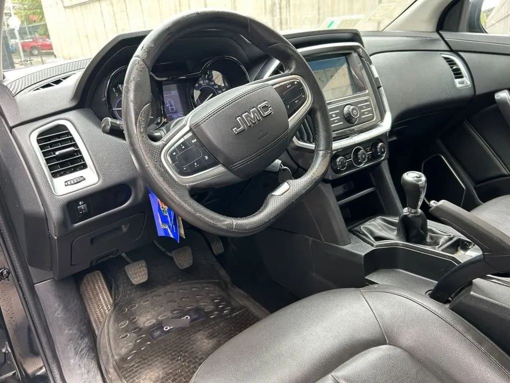 JMC Vigus 2.4 Plus Diesel 4x2 Euro5 Mt 4p año 2023