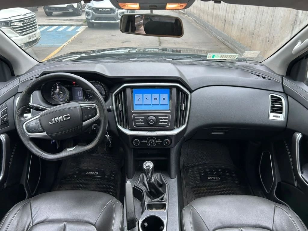 JMC Vigus 2.4 Plus Diesel 4x2 Euro5 Mt 4p año 2023