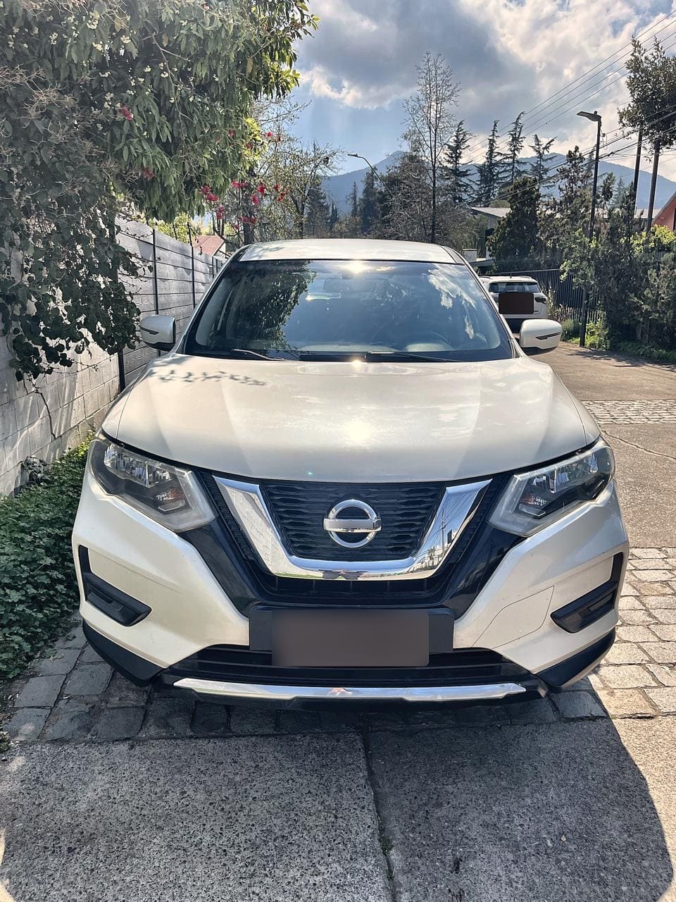 NISSAN X-TRAIL 2.5 Sense Cvt At año 2018