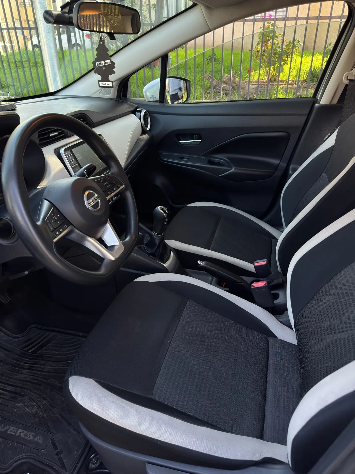 Nissan Versa 1.6 Advance Mt año 2023