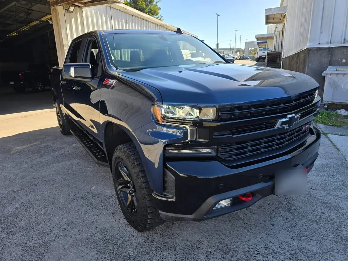 Chevrolet Silverado 5.3 Lt Trailboss Z71 4x4 At 4p año 2021