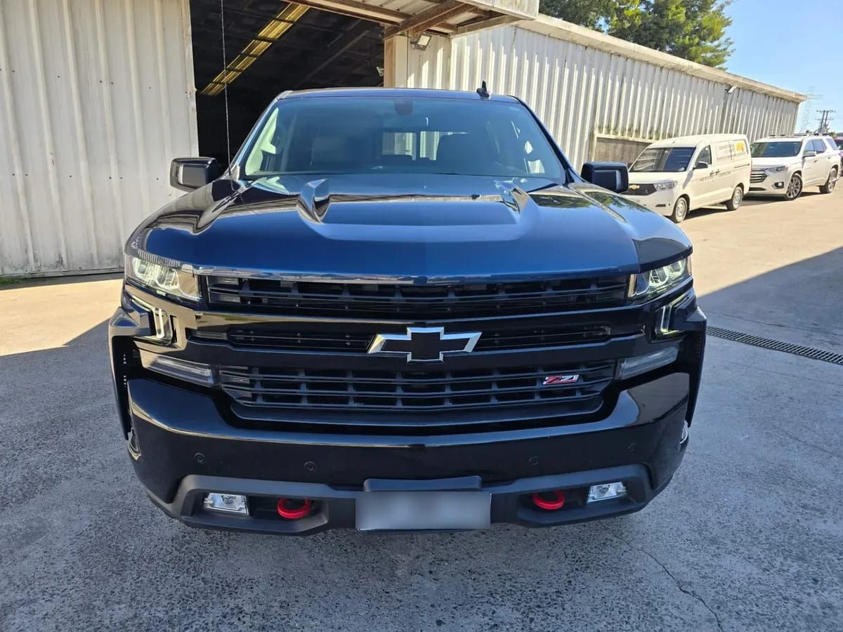 Chevrolet Silverado 5.3 Lt Trailboss Z71 4x4 At 4p año 2021