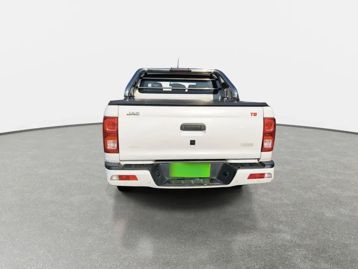 JAC T8 2.0 Comfort 4x2 Diesel Mt 4p año 2022