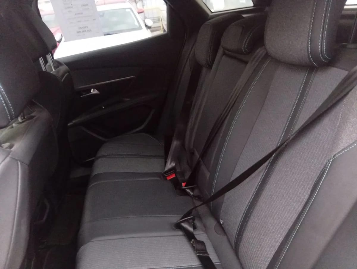 Peugeot 3008 1.5 Allure Pack Bluehdi 130 4x2 Eat8 5p año 2024