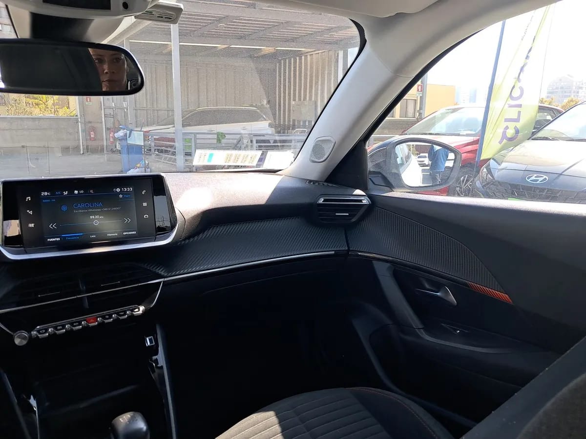 Peugeot 2008 1.2 Active Puretech 130 4x2 Mt 5p año 2022