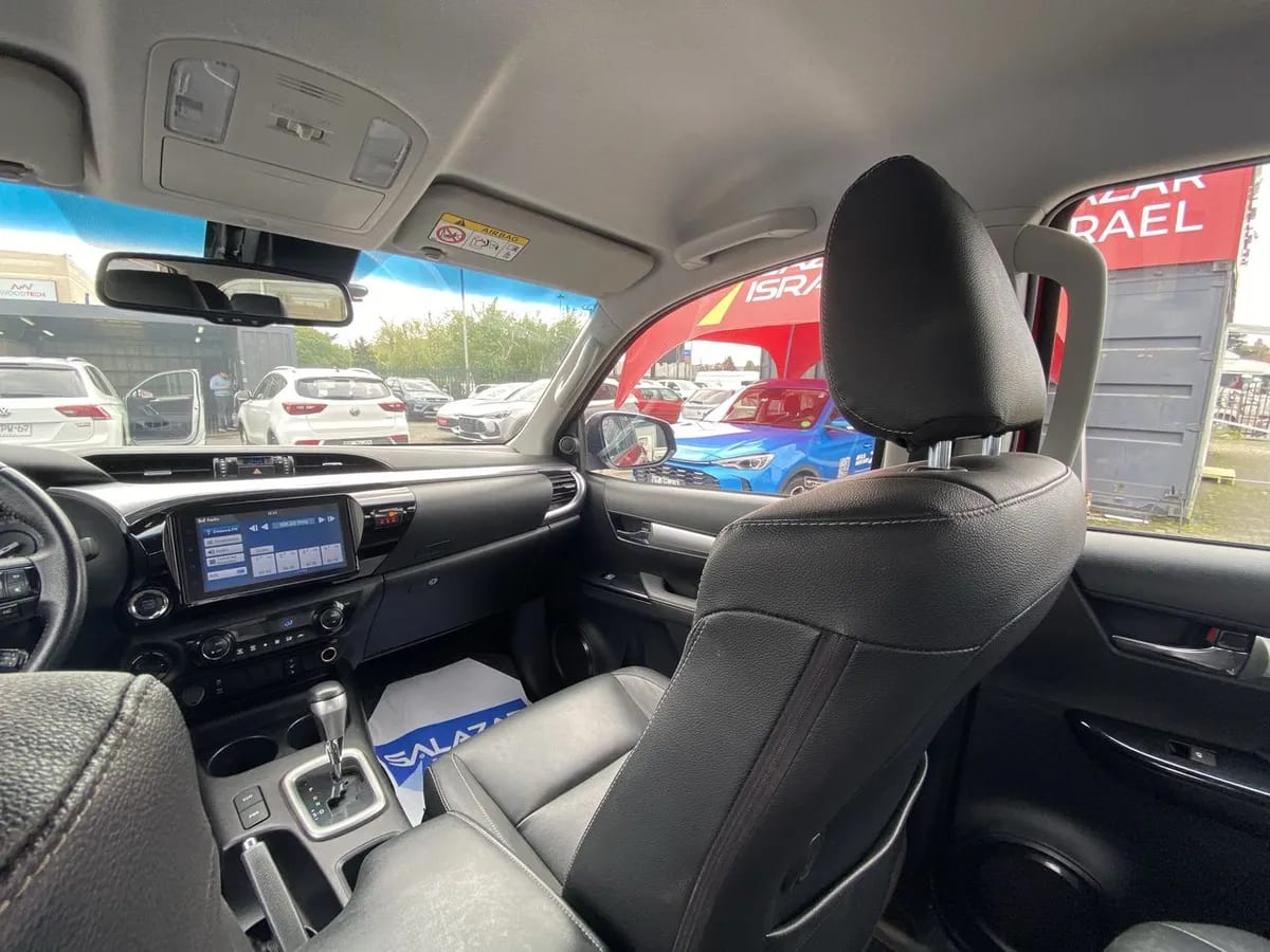 Toyota Hilux 2.8 Srv Diesel 4x4 Dob. Cab. At 4p año 2024