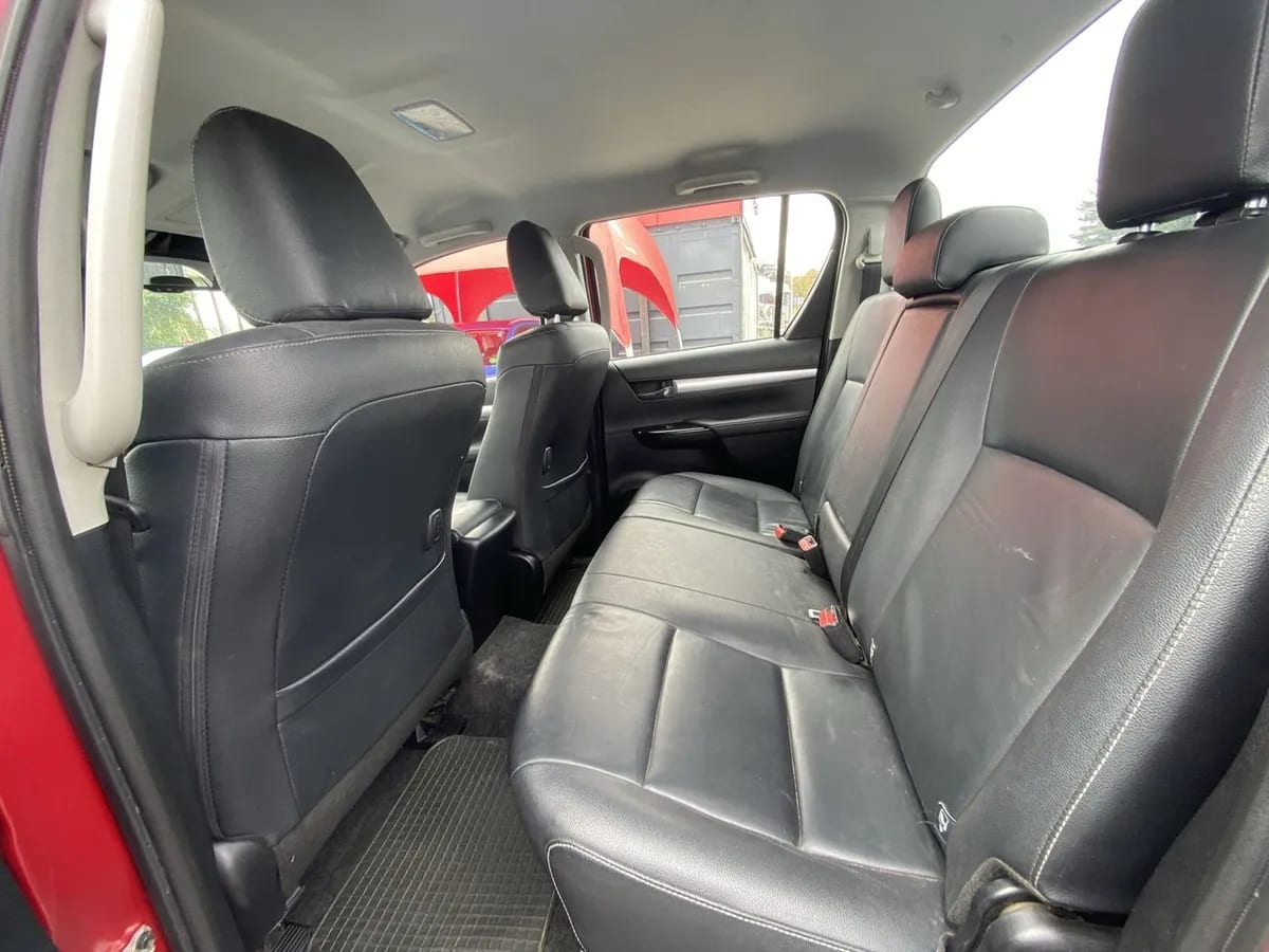 Toyota Hilux 2.8 Srv Diesel 4x4 Dob. Cab. At 4p año 2024