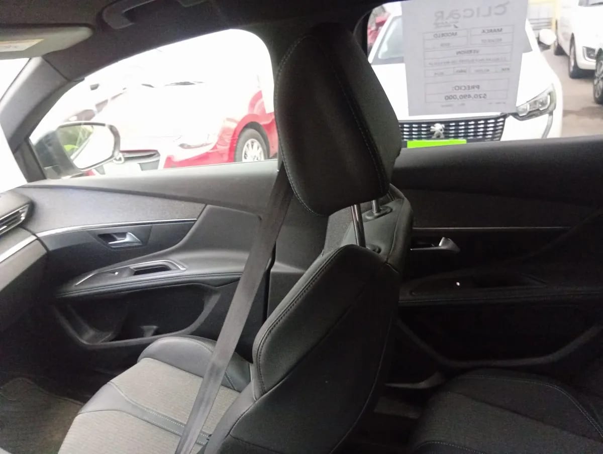 Peugeot 3008 1.5 Allure Pack Bluehdi 130 4x2 Eat8 5p año 2024