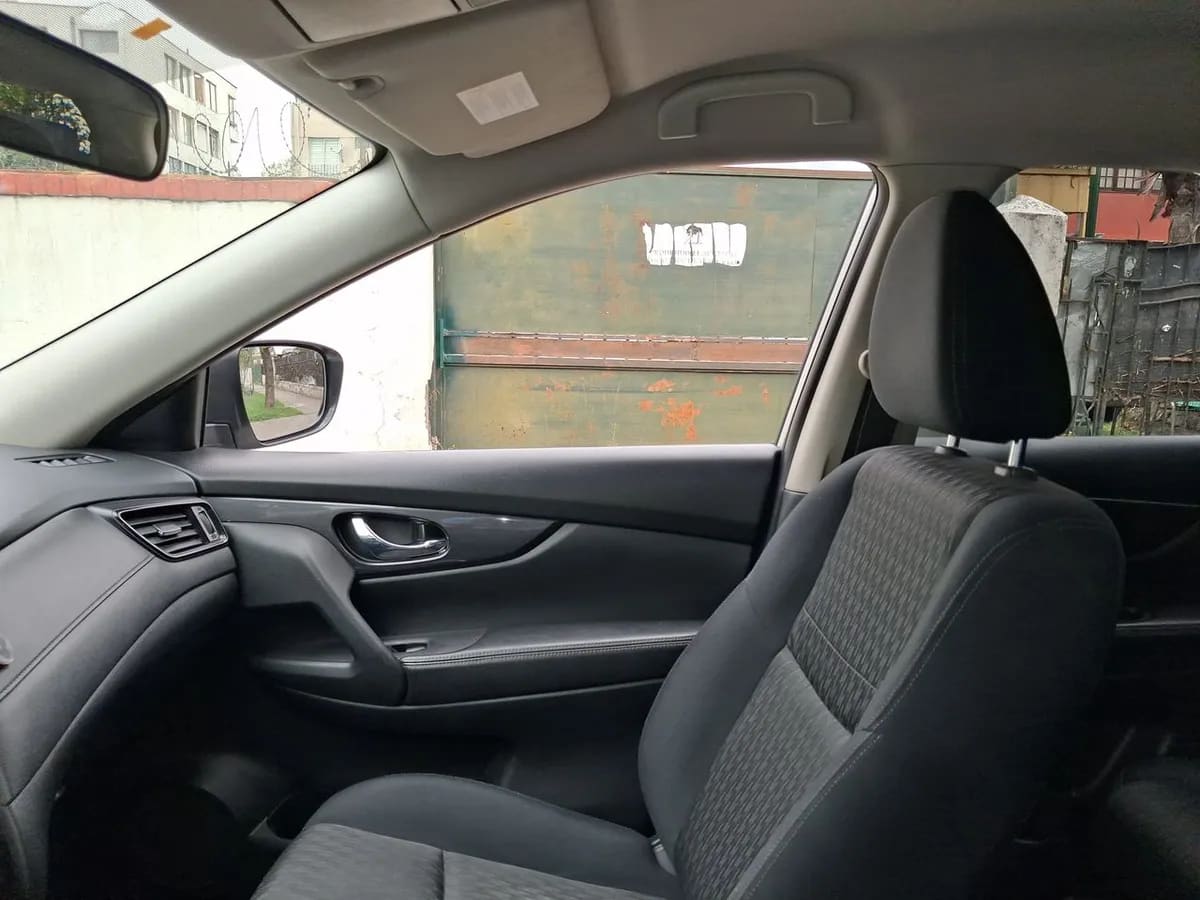 Nissan X-Trail 2.5 Sense 4x2 2row Cvt At 5p año 2023