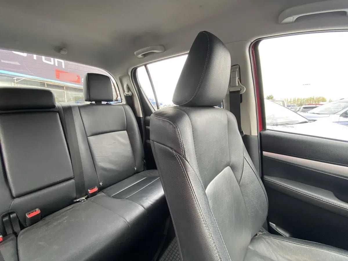 Toyota Hilux 2.8 Srv Diesel 4x4 Dob. Cab. At 4p año 2024