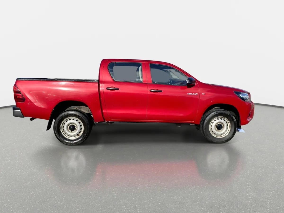 Toyota Hilux 2.4 Dx Diesel 4x2 Dob. Cab. Mt 4p año 2023