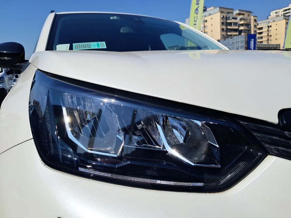 Peugeot 2008 1.2 Active Puretech 130 4x2 Mt 5p año 2022