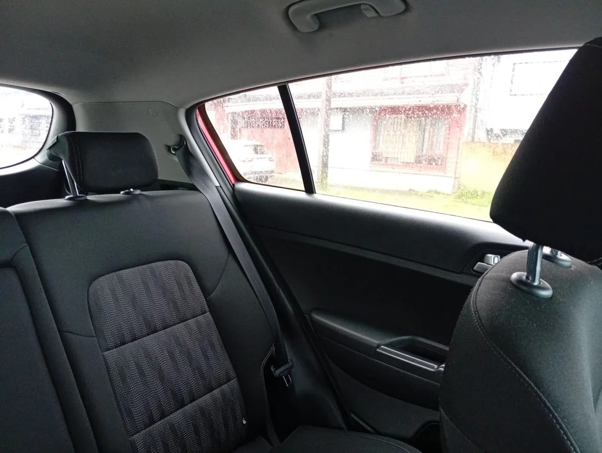 Kia Sportage 2.0 Lx 2wd 6mt 5p año 2020