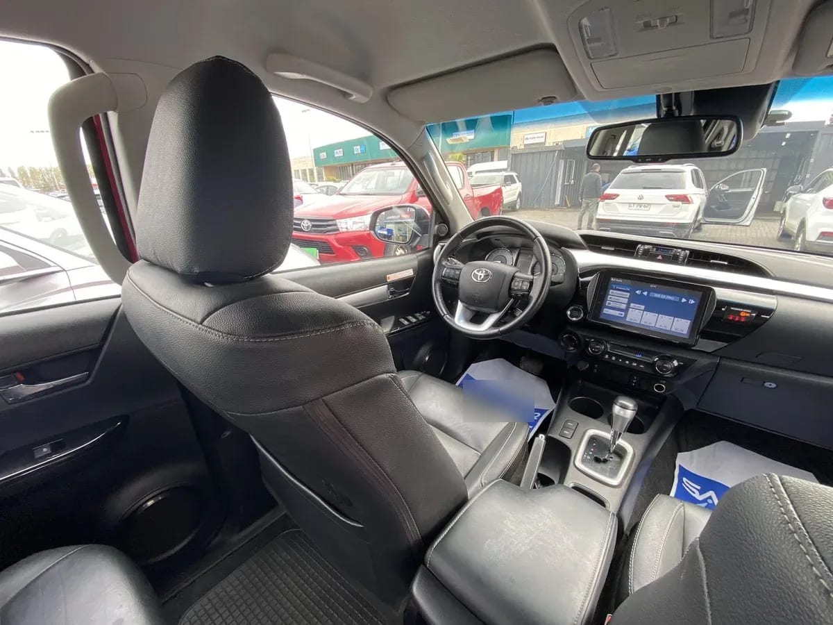 Toyota Hilux 2.8 Srv Diesel 4x4 Dob. Cab. At 4p año 2024