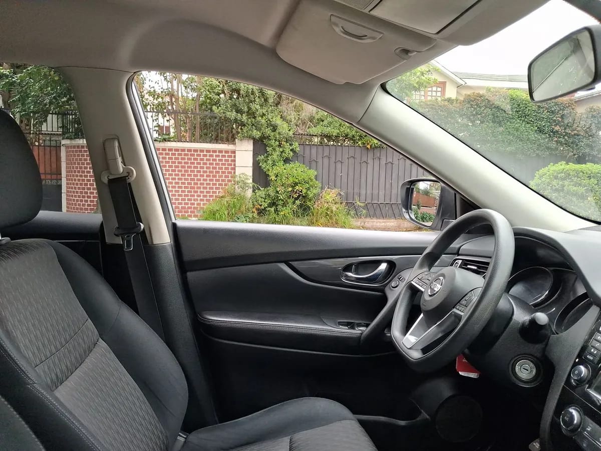 Nissan X-Trail 2.5 Sense 4x2 2row Cvt At 5p año 2023