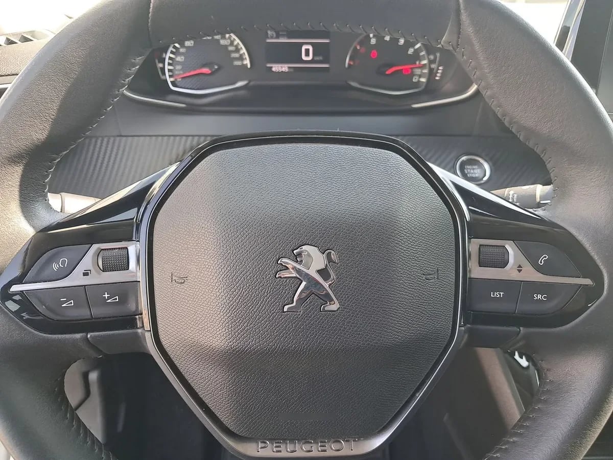 Peugeot 2008 1.2 Active Puretech 130 4x2 Mt 5p año 2022