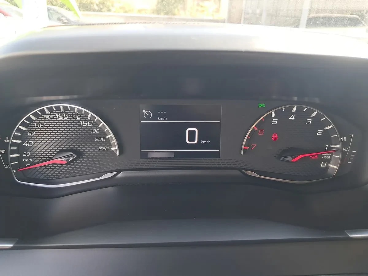 Peugeot 2008 1.2 Active Puretech 130 4x2 Mt 5p año 2022