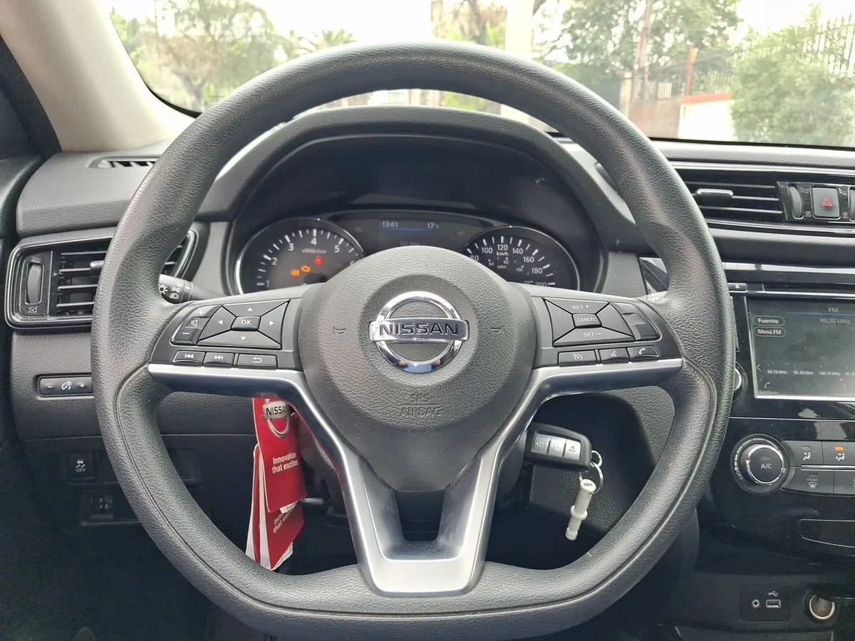 Nissan X-Trail 2.5 Sense 4x2 2row Cvt At 5p año 2023