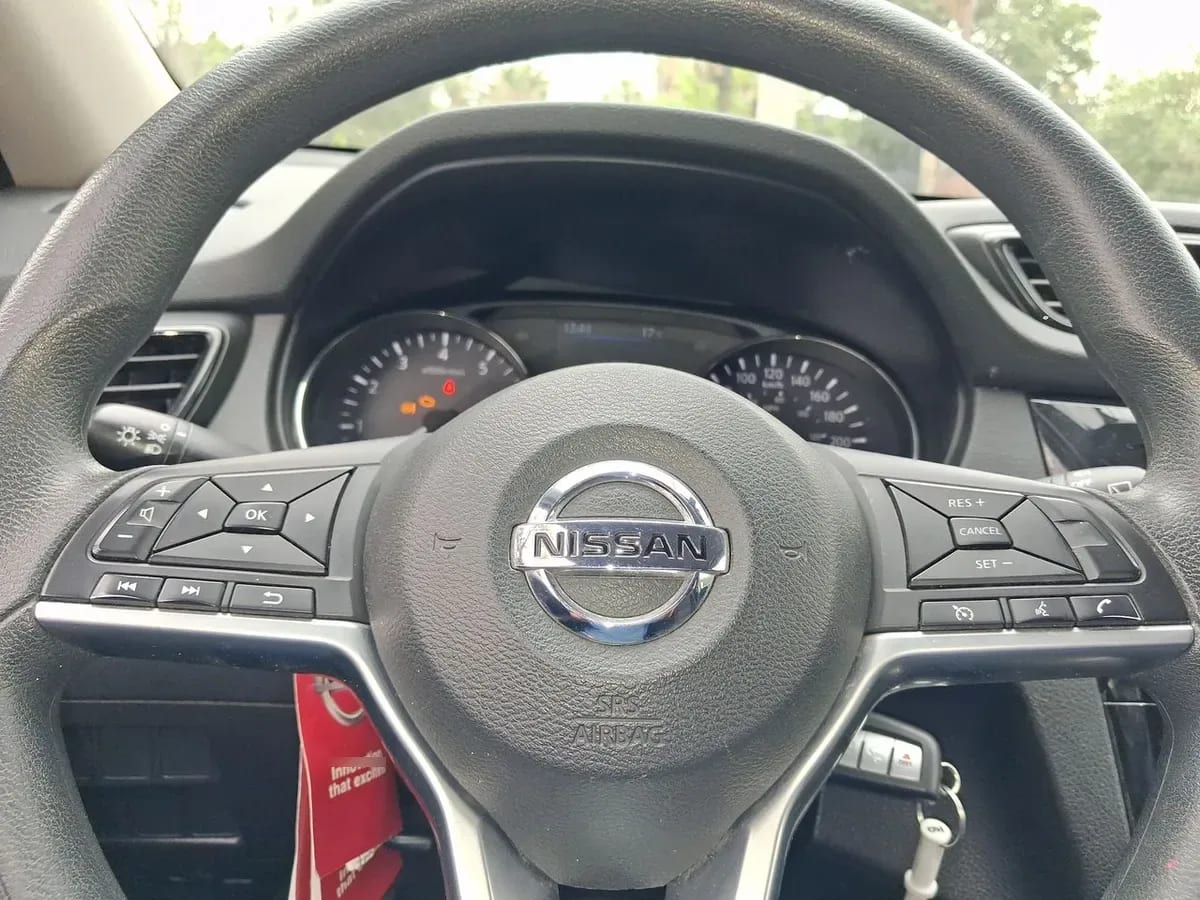 Nissan X-Trail 2.5 Sense 4x2 2row Cvt At 5p año 2023