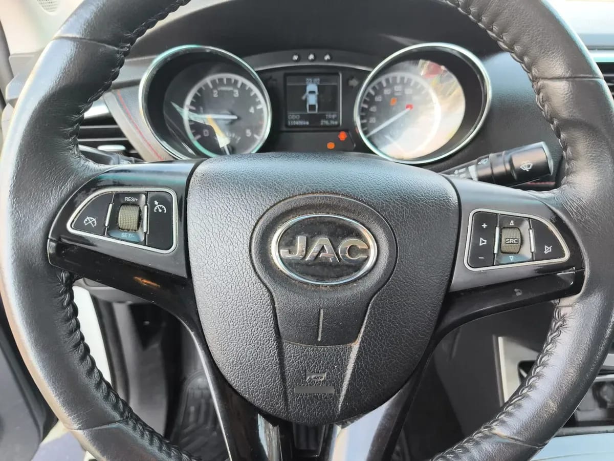 JAC T8 2.0 Comfort 4x2 Diesel Mt 4p año 2022