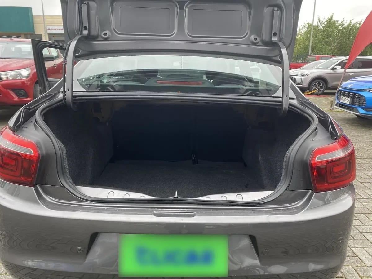 Citroen C-Elysee 1.5 Feel Pack Hdi Diesel 4x2 100 Bvm Mt 4p año 2024