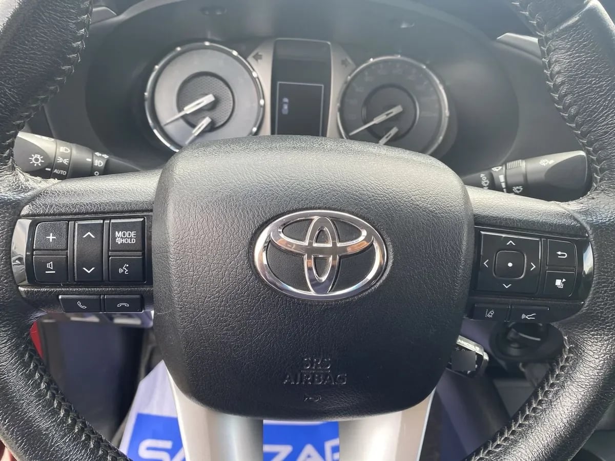 Toyota Hilux 2.8 Srv Diesel 4x4 Dob. Cab. At 4p año 2024
