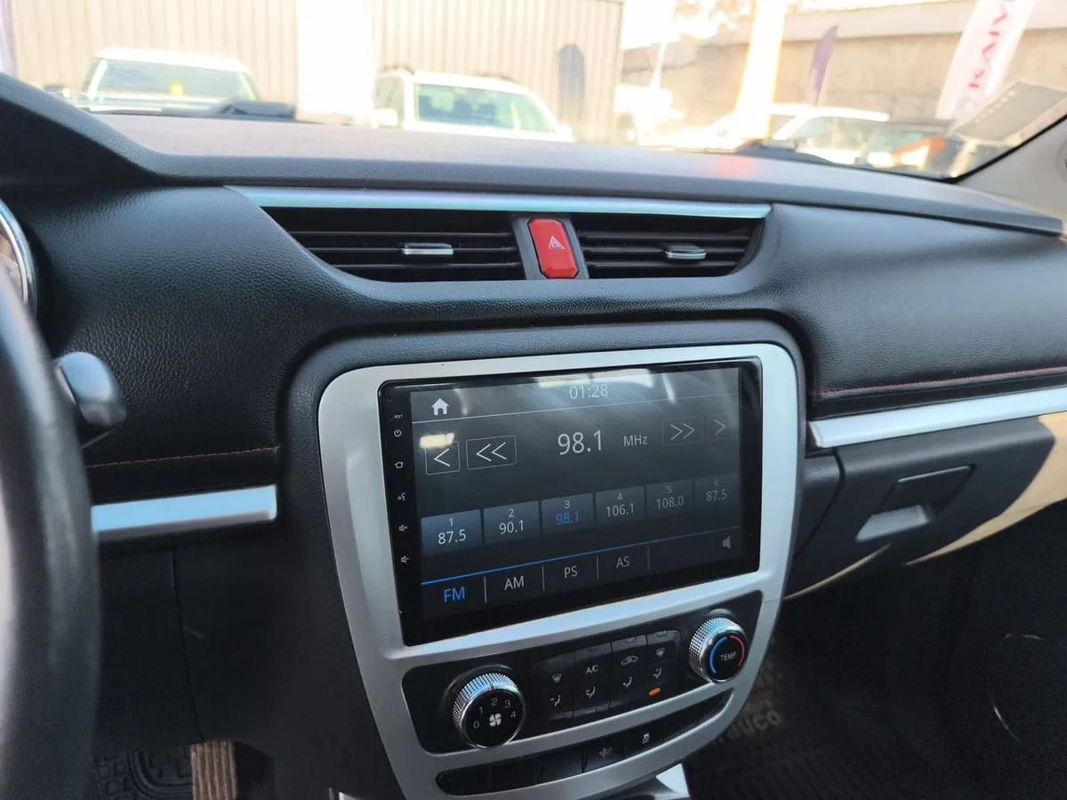 JAC T8 2.0 Comfort 4x2 Diesel Mt 4p año 2022