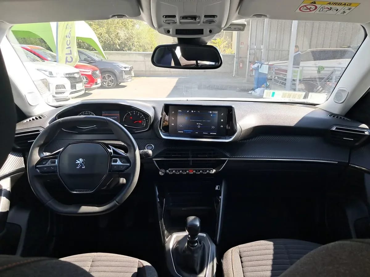 Peugeot 2008 1.2 Active Puretech 130 4x2 Mt 5p año 2022