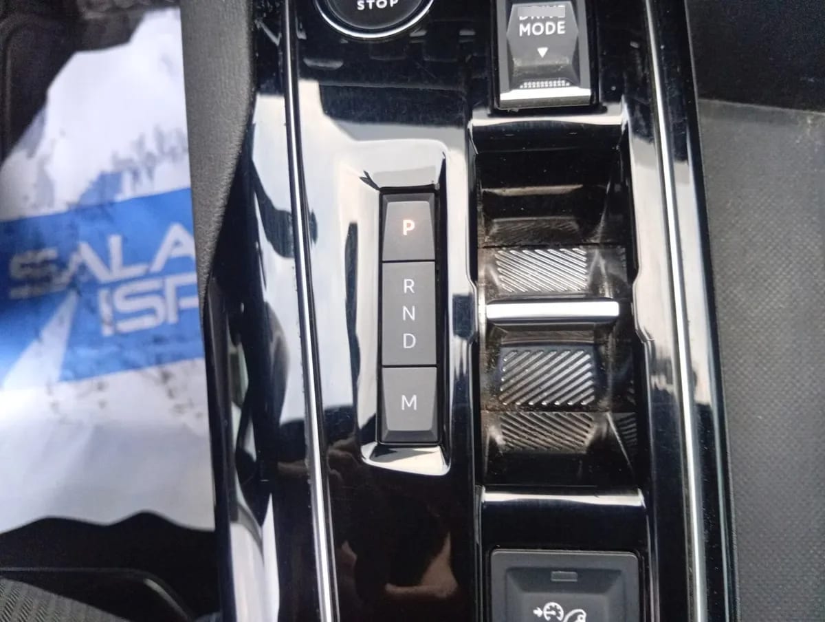Peugeot 3008 1.5 Allure Pack Bluehdi 130 4x2 Eat8 5p año 2024