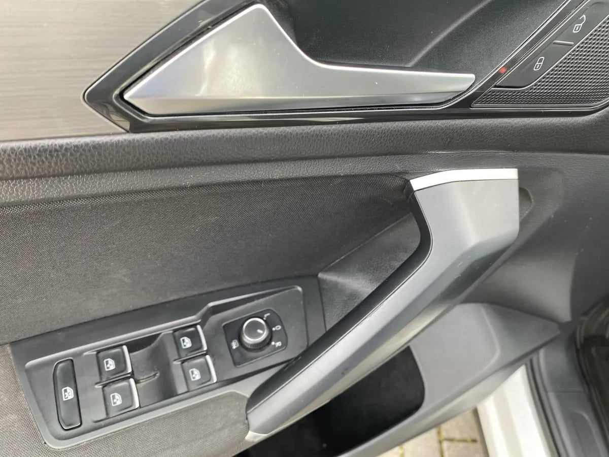 Volkswagen Tiguan 2.0 Tdi Comfortline Diesel 4motion 4x4 150hp 7a At 5p año 2019