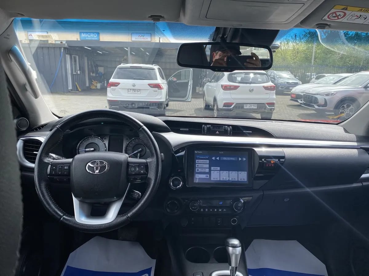 Toyota Hilux 2.8 Srv Diesel 4x4 Dob. Cab. At 4p año 2024