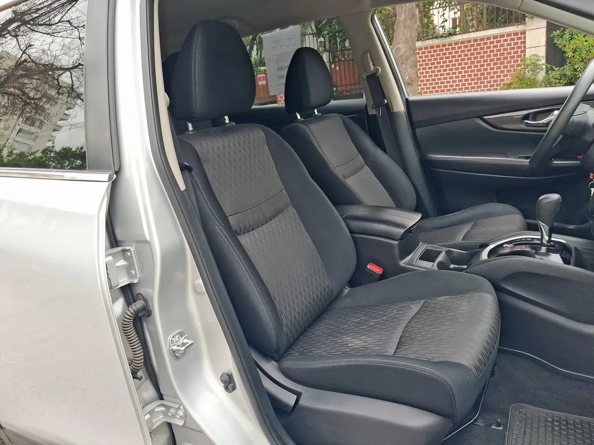 Nissan X-Trail 2.5 Sense 4x2 2row Cvt At 5p año 2023