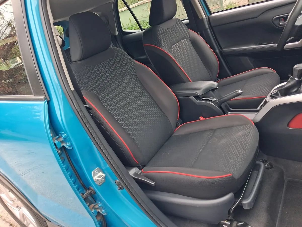 Toyota Raize 1.2 E 4x2 At 5p año 2023