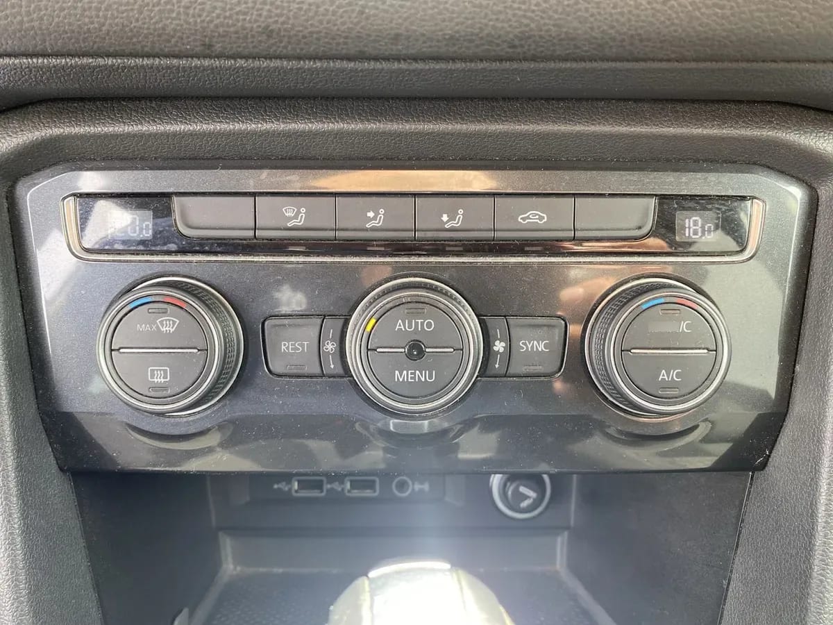 Volkswagen Tiguan 2.0 Tdi Comfortline Diesel 4motion 4x4 150hp 7a At 5p año 2019