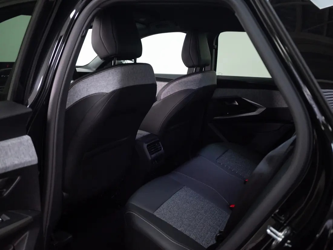 Peugeot 3008 3008 P64 Allure Mhev 136 Edct6 año 2026