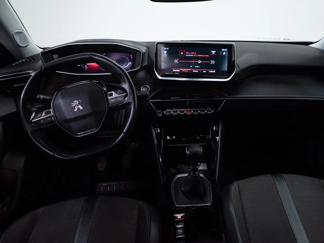 Peugeot 2008 1.2 Allure Pack Puretech 130 Mt año 2021