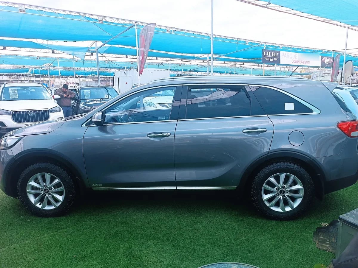 KIA MOTORS SORENTO 2.2 Ex At 4x4 Diesel año 2017
