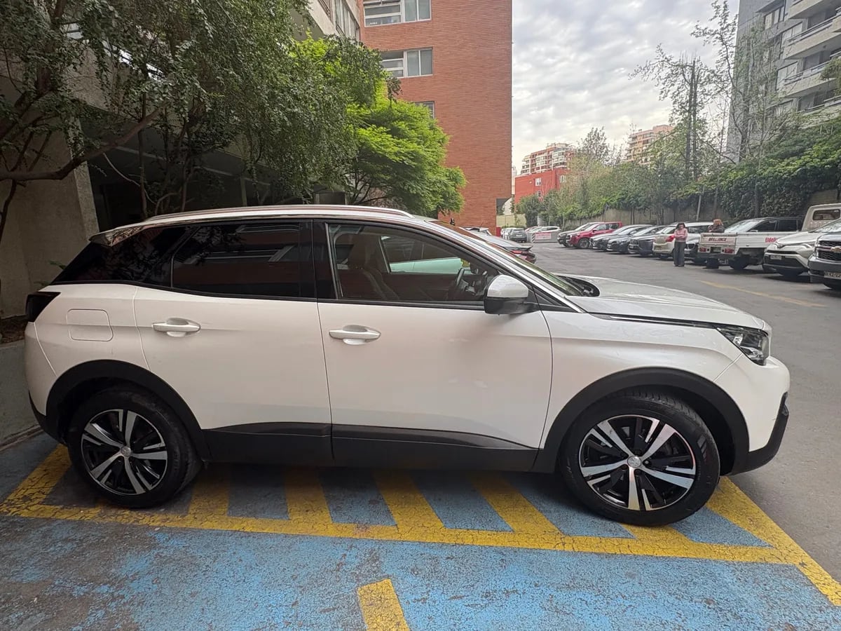 PEUGEOT 3008 1.5 Active At Diesel año 2019