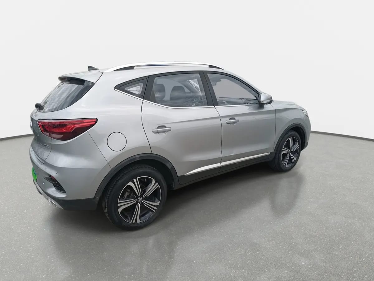 MG Mg Zx 1.5 Dlx 4x2 Mt 5p año 2023