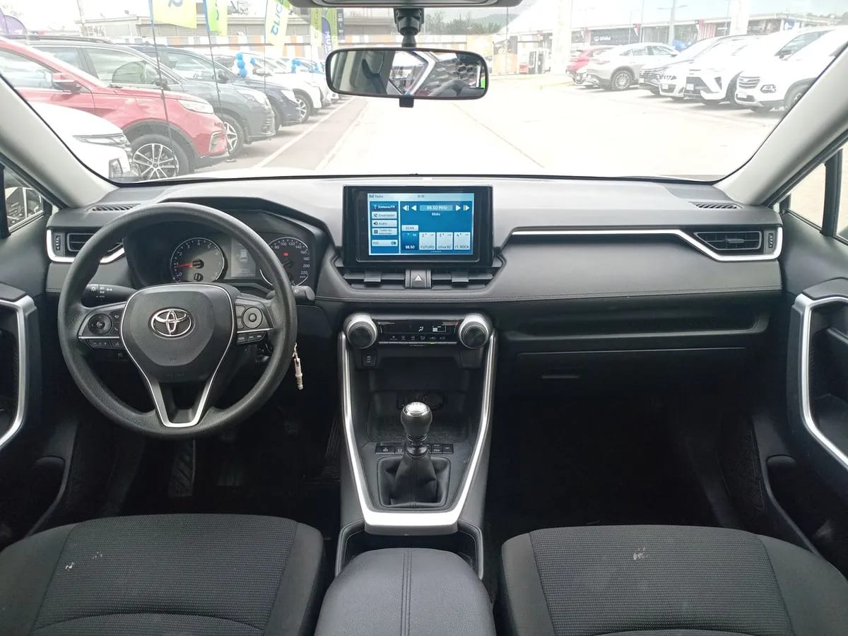 Toyota Rav 4 2.0 Le 4x4 Mt 5p año 2022
