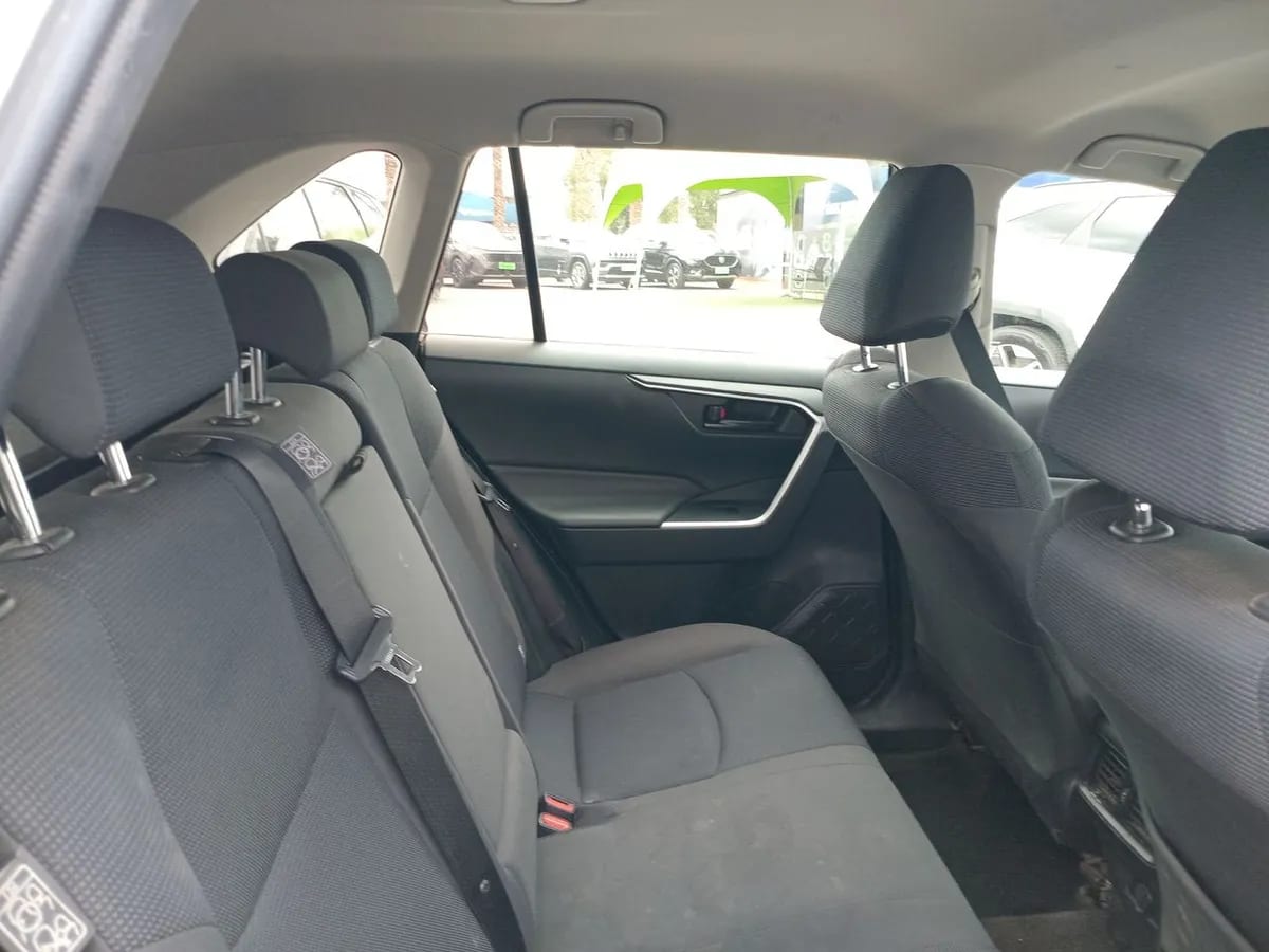 Toyota Rav 4 2.0 Le 4x4 Mt 5p año 2022