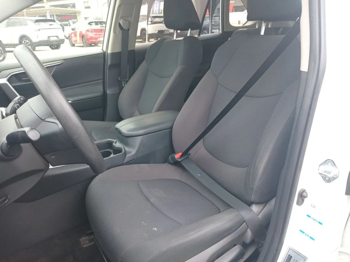Toyota Rav 4 2.0 Le 4x4 Mt 5p año 2022