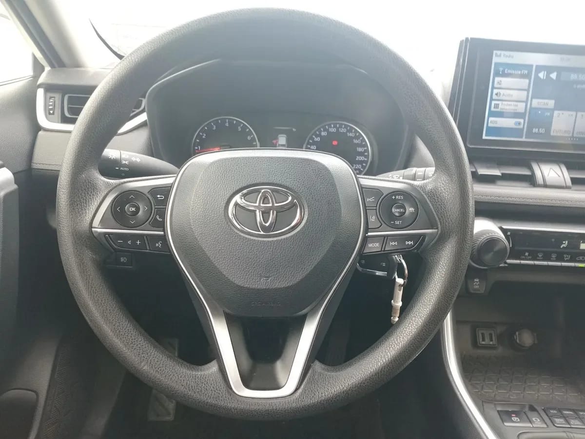 Toyota Rav 4 2.0 Le 4x4 Mt 5p año 2022
