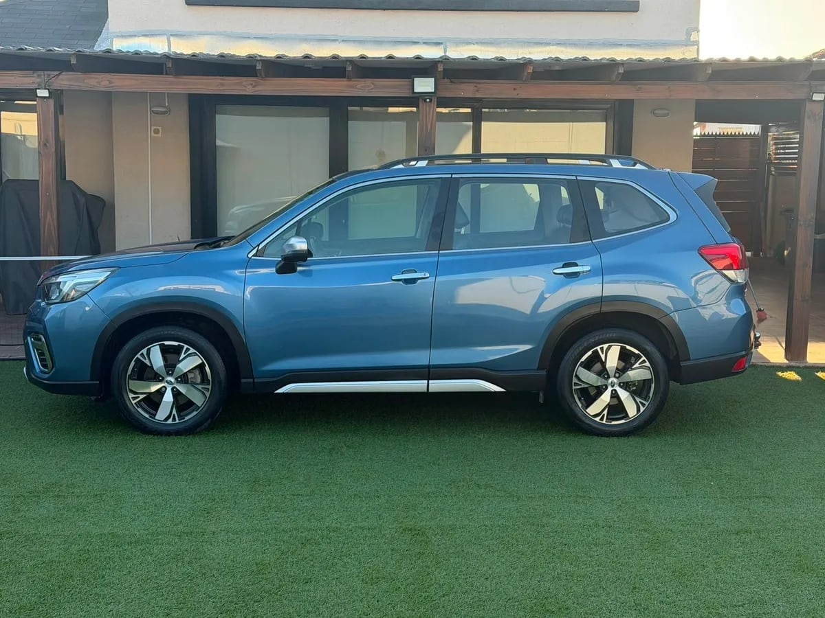 SUBARU FORESTER 2.5 Awd Limited Es At 4x4 año 2020