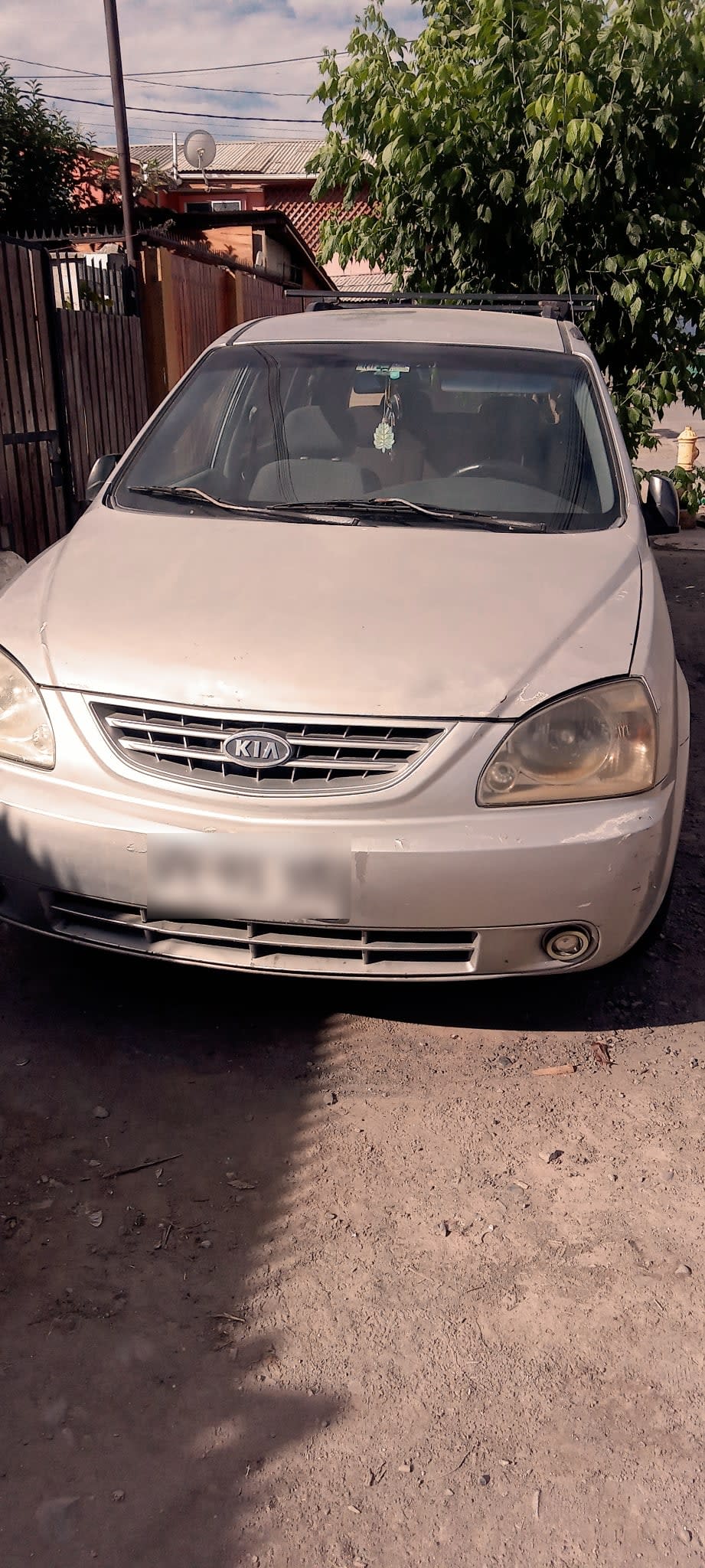 KIA MOTORS CARENS Otra año 2004