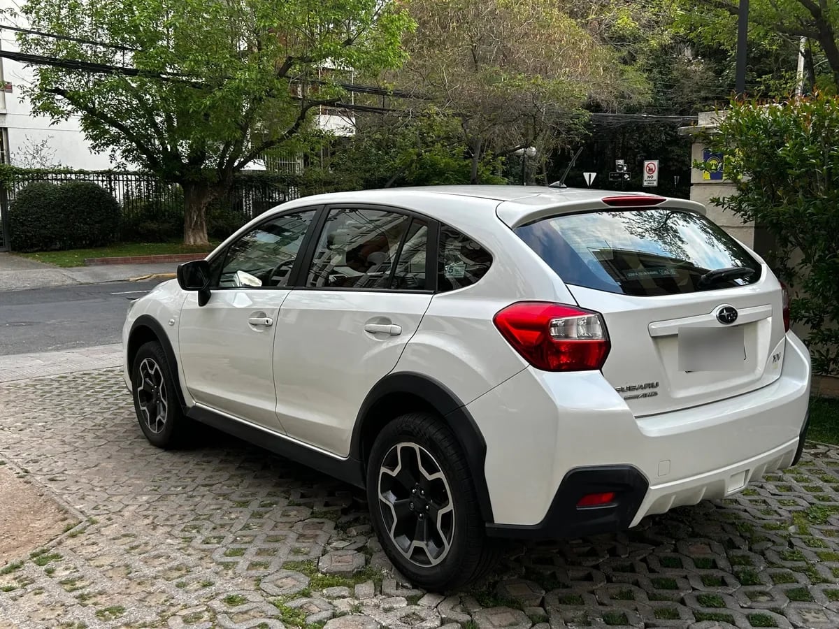 SUBARU XV 2.0 R Awd At 4x4 año 2015